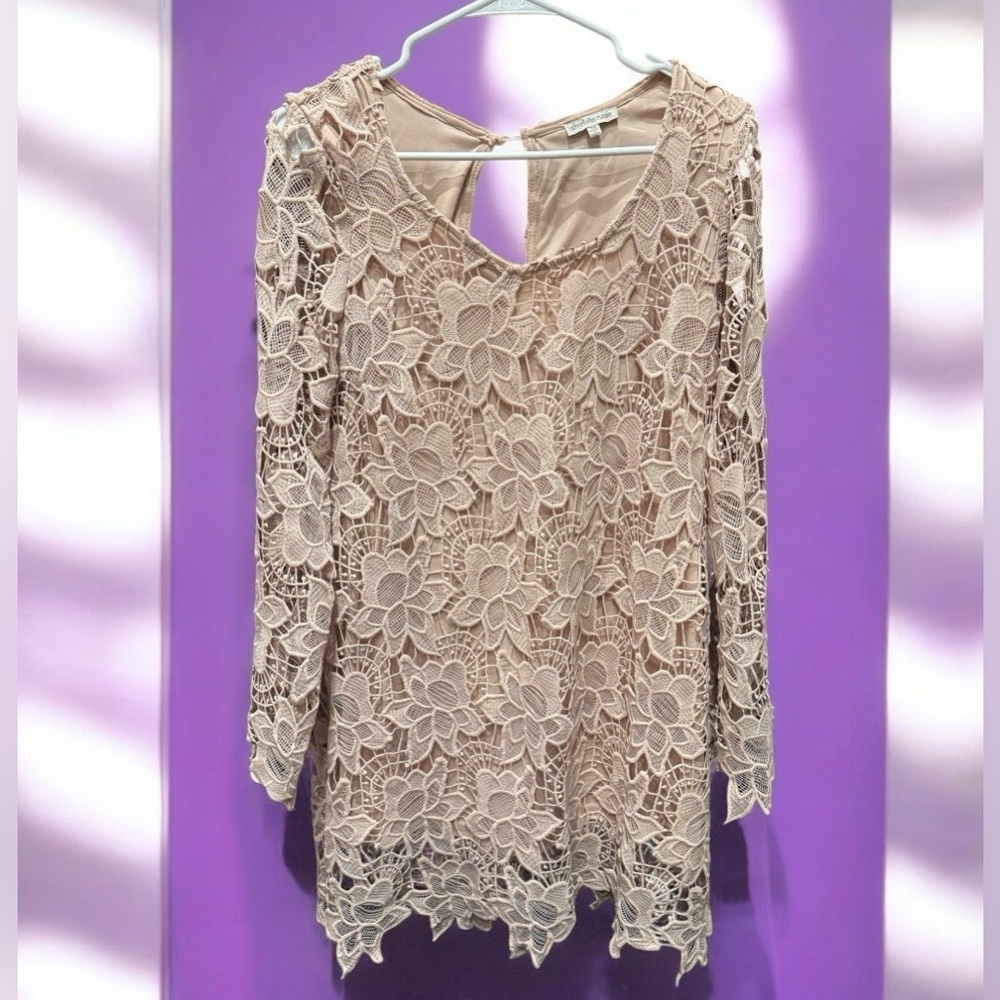 Charlotte Russe Beige Lace Floral dress MEDIUM pit to pit 17in length 34in